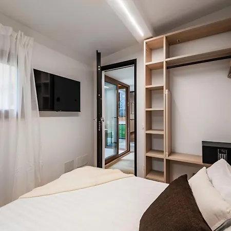 The Rent - Peaceful Oasis With Garden And Jacuzzi Near The Colosseum Rome