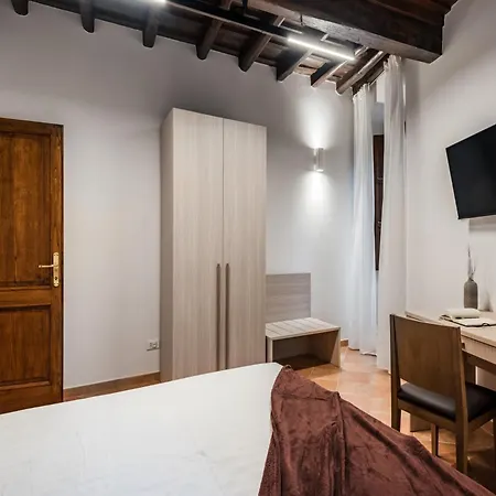 Apartment The Rent - Peaceful Oasis With Garden And Jacuzzi Near The Colosseum Rome