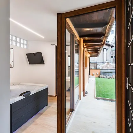 The Rent - Peaceful Oasis With Garden And Jacuzzi Near The Colosseum