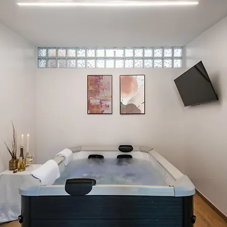 Apartment The Rent - Peaceful Oasis With Garden And Jacuzzi Near The Colosseum *
